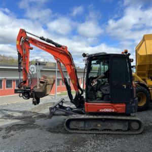 Kubota KX060-5 serinr: 10224 2020 ca 1700 timmar s45 rototilt med grip. gummilarver