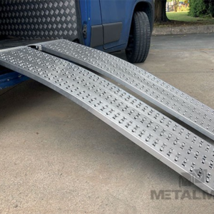 Aluminiumramp 0,54 ton/par 1,5 m Svängd M030B2BHLS/15