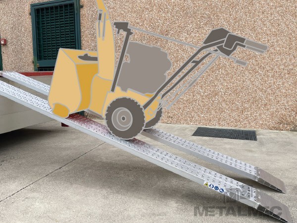 Aluminiumramp 0,8 ton/par 2,5 m Std utan kant M040B2/25