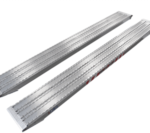Aluminiumramp 5,4 ton/par 4,5 m Std utan kant M105F/390/4500
