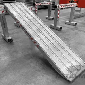 Aluminiumramp 9,8 ton/par 4,5 m Std utan kant M120FA/600/4500